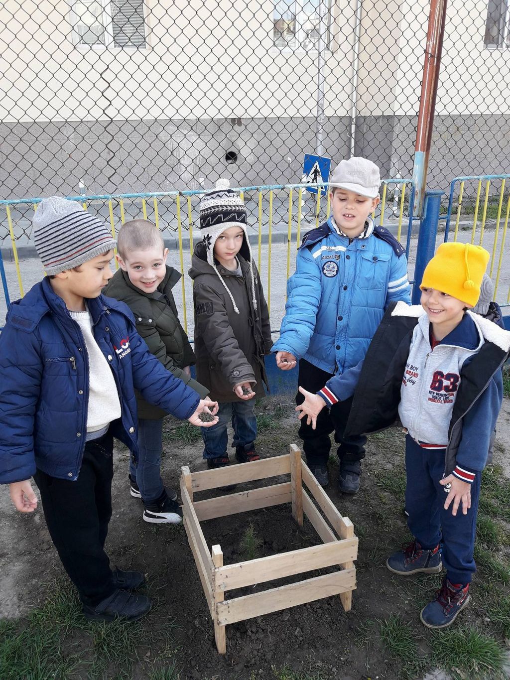 “Пролетта в двора на детската градина“ - ДГ 2 Щастливо детство - Варна
